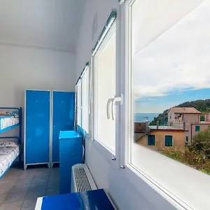  Hostal Ostello Corniglia Italia